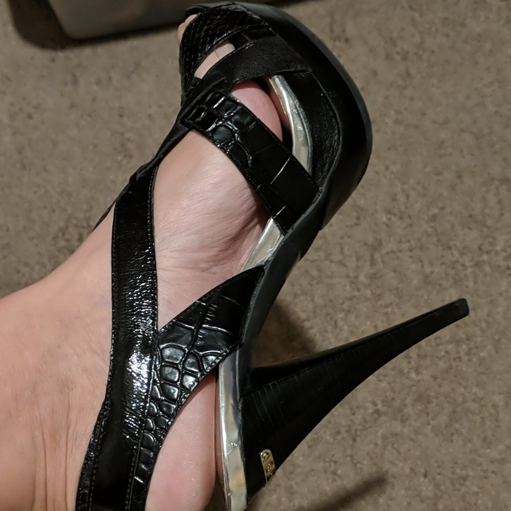 Heels - Picture 7 of 9